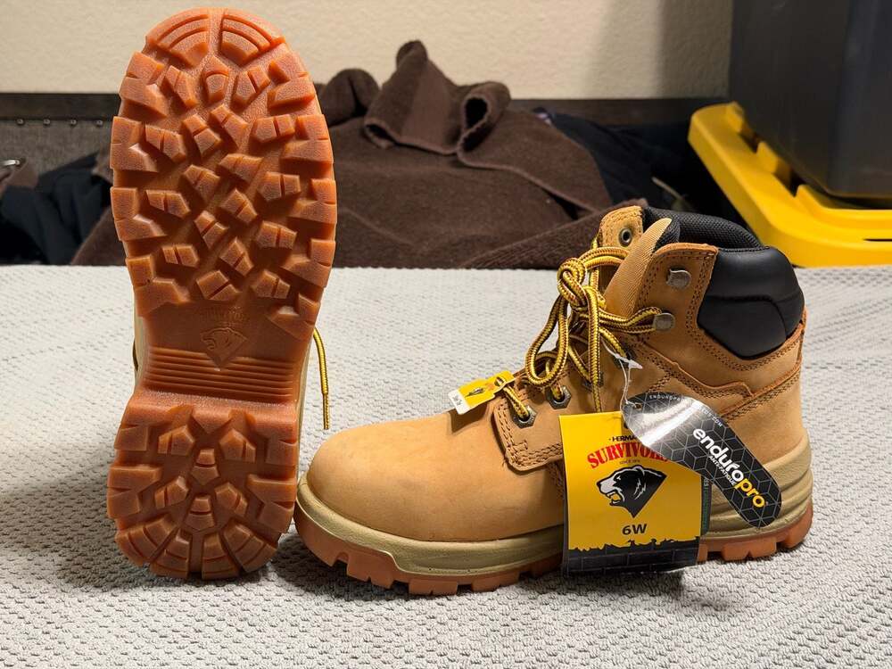 Herman Survivors Men's Boulder Waterproof 6-inch Steel Toe Work Boots size 6W
